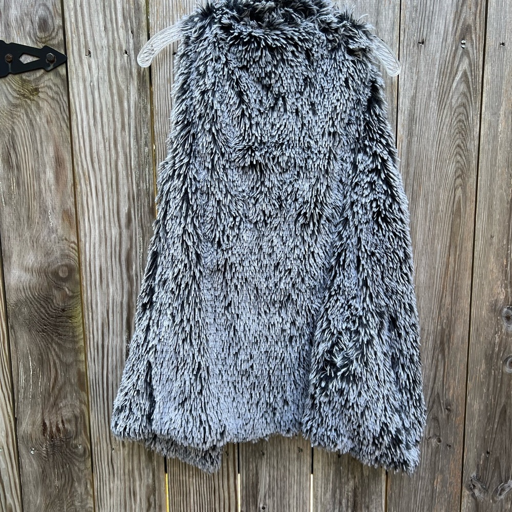 Marleylilly Black, Gray, White Faux Fur Vest size XXS/XS - Picture 8 of 9